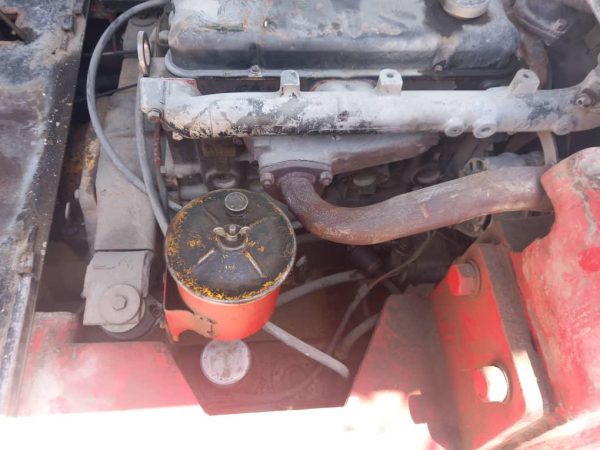 نمایی از موتور لیفتراک سهند کارکرده